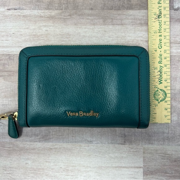 Vera Bradley the Grab And Go Wallet. Green Leather Wristlet. Card Organizer. Zip - Picture 11 of 13